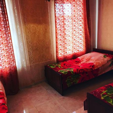 Hayq Guest House Горис Экстерьер фото