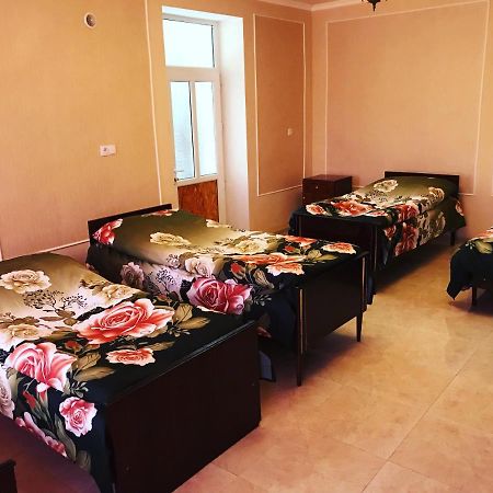 Hayq Guest House Горис Экстерьер фото